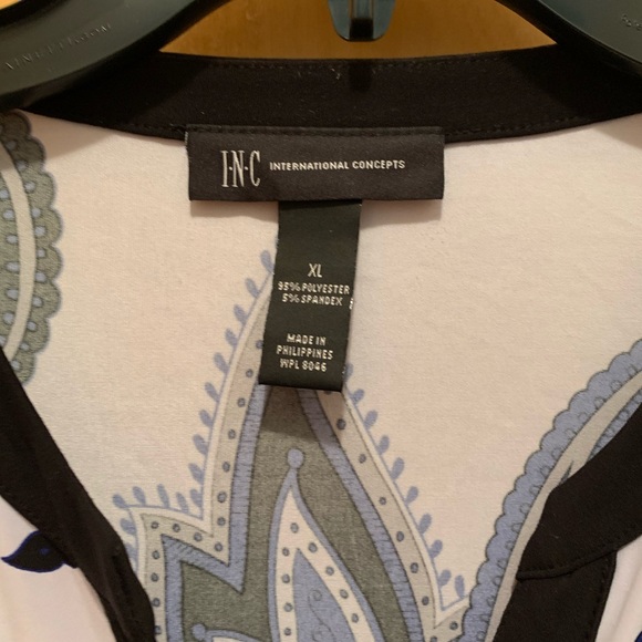 INC long sleeve blouse with zipper pockets. XL - Picture 2 of 3